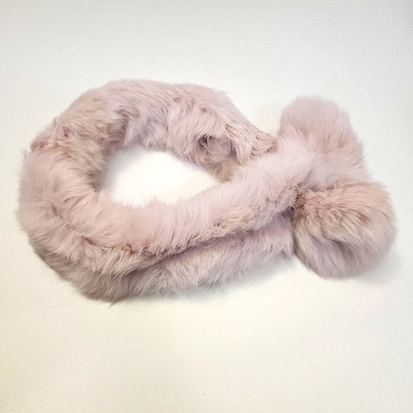 Rabbit Fur Scarf in lovely Pale Pink Color - Picture 2 of 6